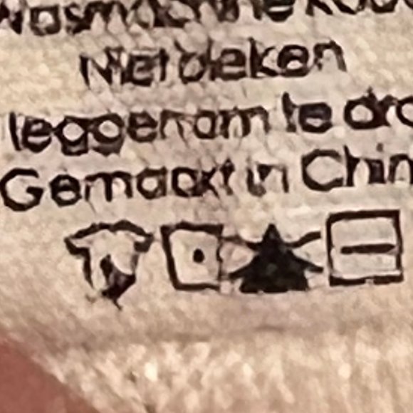 Like new P.J. SALVAGE Kiss Lip Print Long Sleeve Crewneck Sweatshirt Siz… - Picture 8 of 8